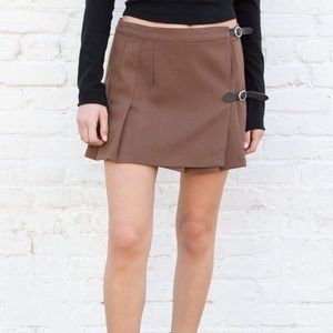 BRANDY MELVILLE DANA BUCKLE SKIRT